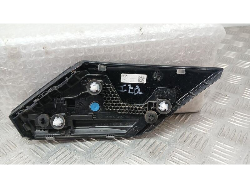 Recambio de moldura para citroën c4 1.5 hdi referencia OEM IAM 9835109780 ALETA TRAERA IZQUIERDA REFLECTANTE 