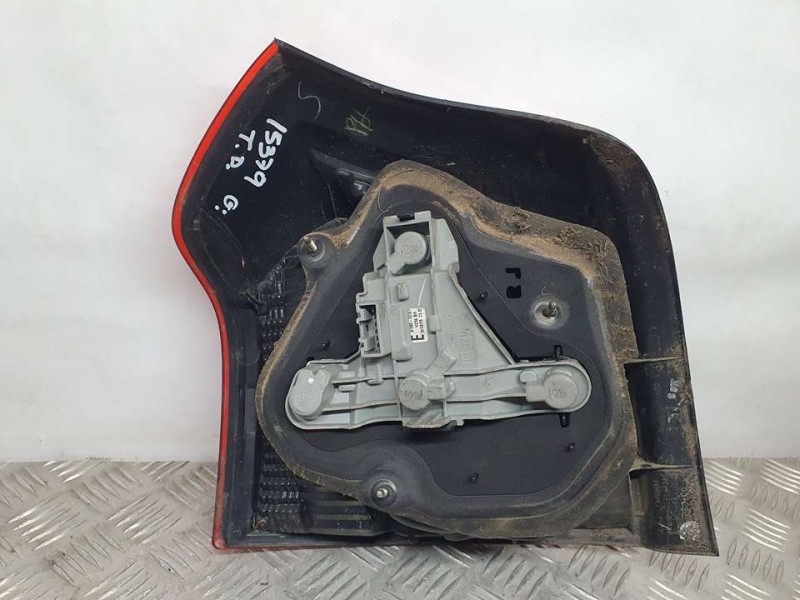 Recambio de piloto trasero derecho para toyota corolla (e12) 1.4 d-4d luna compact referencia OEM IAM 8155002301 KOITO 