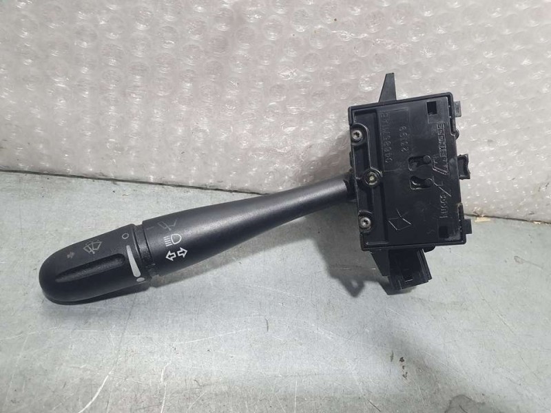 Recambio de mando limpia para chrysler voyager (rg) 2.5 crd executive referencia OEM IAM 04685711AB METHODE C/N MANDO INTERMITEN