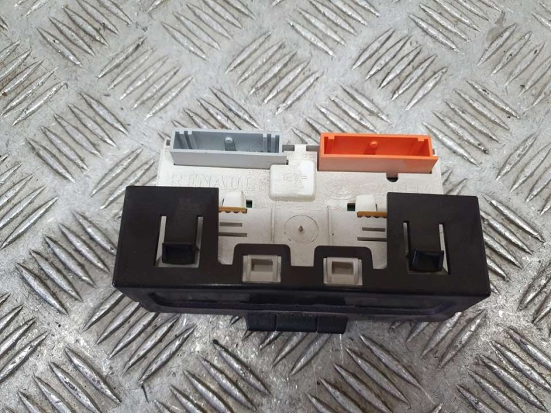 Recambio de pantalla multifuncion para renault clio ii fase i (b/cbo) 1.2 alize referencia OEM IAM 7700436307A 216562095A 