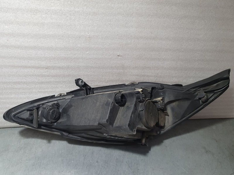 Recambio de faro derecho para ford ka (ccu) titanium referencia OEM IAM 45940748  PATAS ROTAS