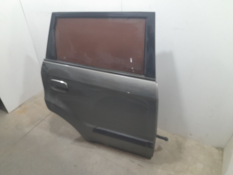 Recambio de puerta trasera derecha para kia soul diva referencia OEM IAM 77004  