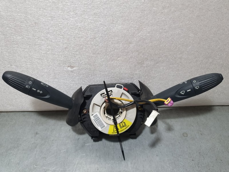 Recambio de mando luces y limpia para ford ka (ccu) titanium referencia OEM IAM 7354736600  