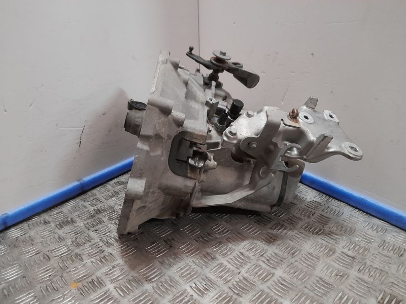 Recambio de caja cambios para peugeot 108 active referencia OEM IAM 20CR16 1024580 5VELOCIDADES