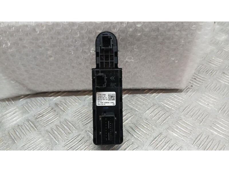 Recambio de mando elevalunas delantero izquierdo para peugeot 5008 allure referencia OEM IAM 98248414ZD  C10336572