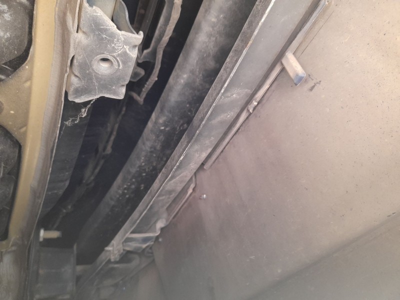 Recambio de refuerzo paragolpes trasero para bmw 1 (e81) 118 d referencia OEM IAM 51127058465  