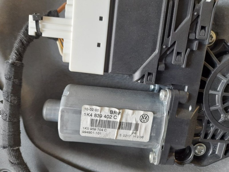 Recambio de motor elevalunas trasero derecho para volkswagen golf v berlina (1k1) trendline referencia OEM IAM 1K4839402C  ELECT