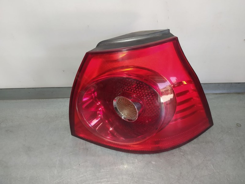 Recambio de piloto trasero derecho para volkswagen golf v berlina (1k1) trendline referencia OEM IAM 1K6945096AA  EXTERIOR