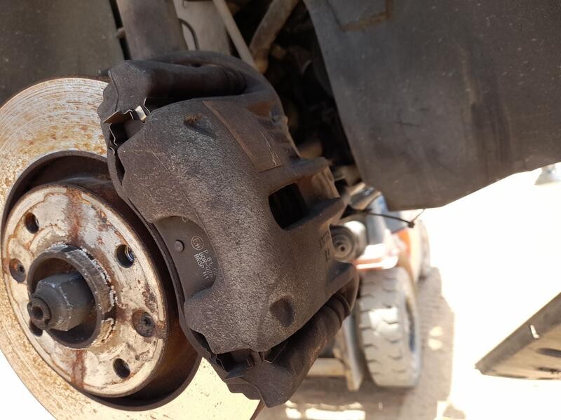 Recambio de pinza freno delantera derecha para peugeot 2008 i (cu_) 1.2 vti referencia OEM IAM 1617292180 BOSCH 