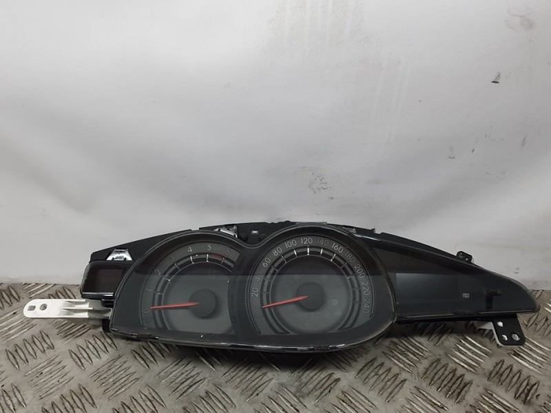 Recambio de cuadro instrumentos para toyota verso active referencia OEM IAM 838000F370 MB2574705103 