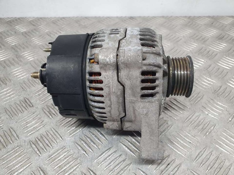 Recambio de alternador para nissan micra (k11) lx referencia OEM IAM 231005F600 0123110007 BOSCH