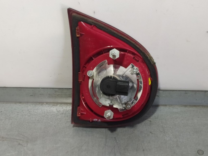 Recambio de piloto trasero derecho para volkswagen golf v berlina (1k1) trendline referencia OEM IAM 1K6945094E  INTERIOR