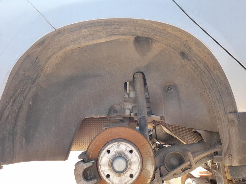 Recambio de plastico pase rueda tras. dch. para peugeot 2008 i (cu_) 1.2 vti referencia OEM IAM 9677639280  