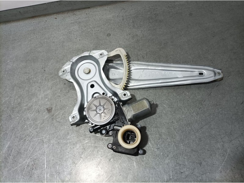Recambio de elevalunas trasero derecho para toyota verso active referencia OEM IAM 698300F041  ELECTRICO