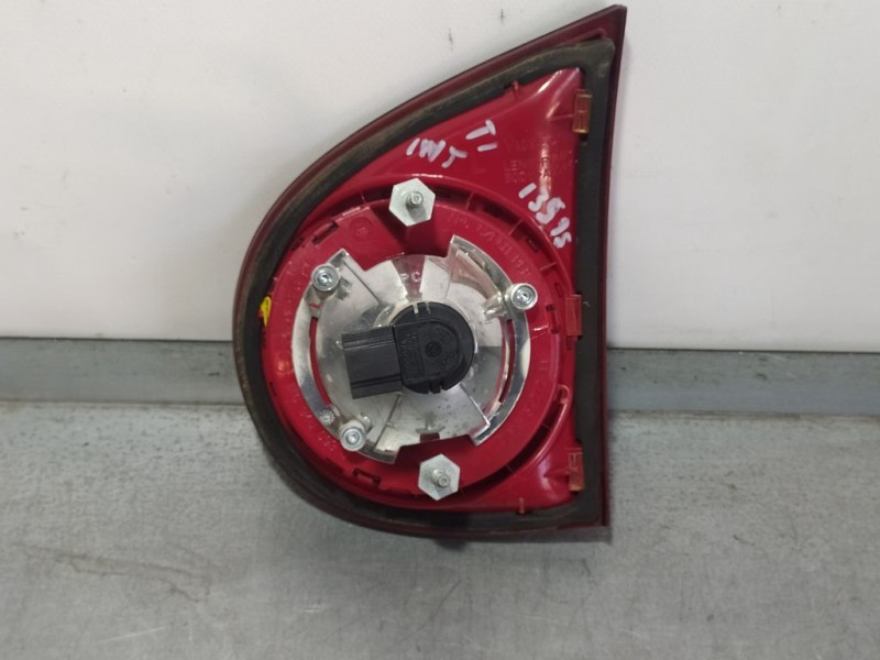 Recambio de piloto trasero izquierdo para volkswagen golf v berlina (1k1) trendline referencia OEM IAM 1K6945093E  INTERIOR