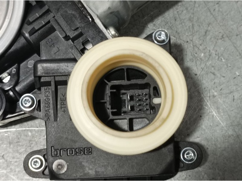 Recambio de elevalunas trasero derecho para toyota verso active referencia OEM IAM 698300F041  ELECTRICO