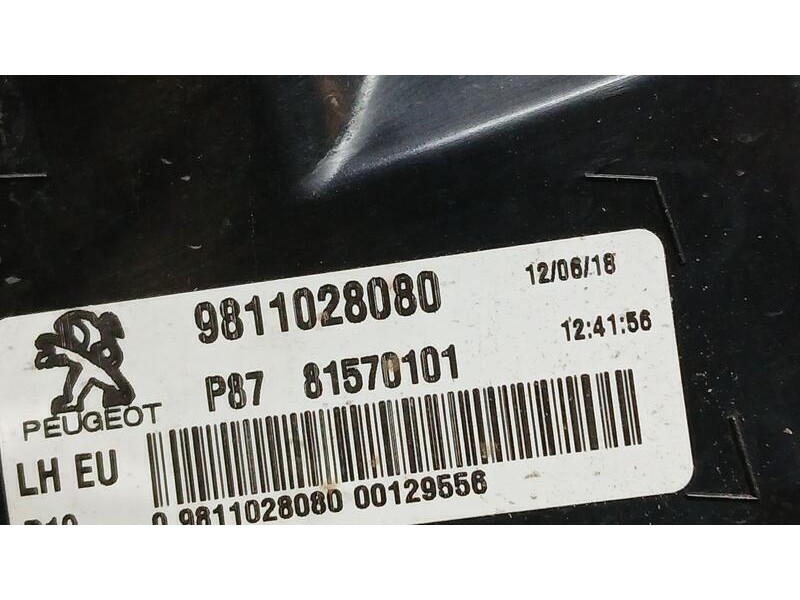 Recambio de piloto trasero izquierdo exterior para peugeot 5008 allure referencia OEM IAM 9811028080 TOCADO 81570101