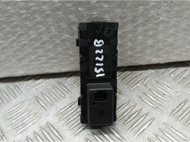 Recambio de mando multifuncion para renault kadjar zen referencia OEM IAM 253B03216R  SIN REFERENCIA