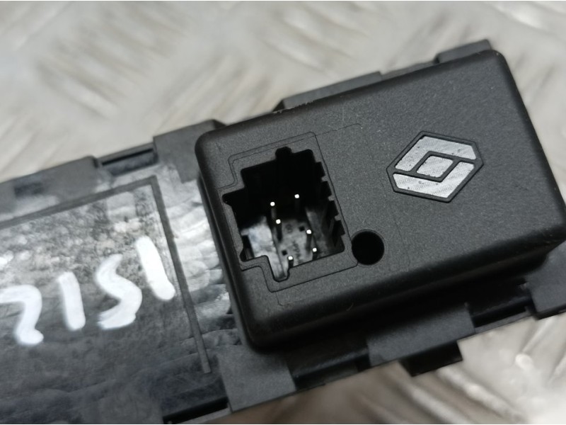 Recambio de mando multifuncion para renault kadjar zen referencia OEM IAM 253B03216R  SIN REFERENCIA