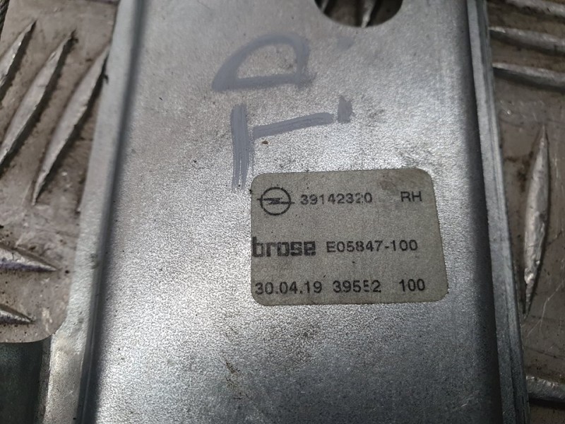 Recambio de elevalunas trasero derecho para opel astra k lim. 5türig dynamic start/stop referencia OEM IAM 39142320 E05847100 BR