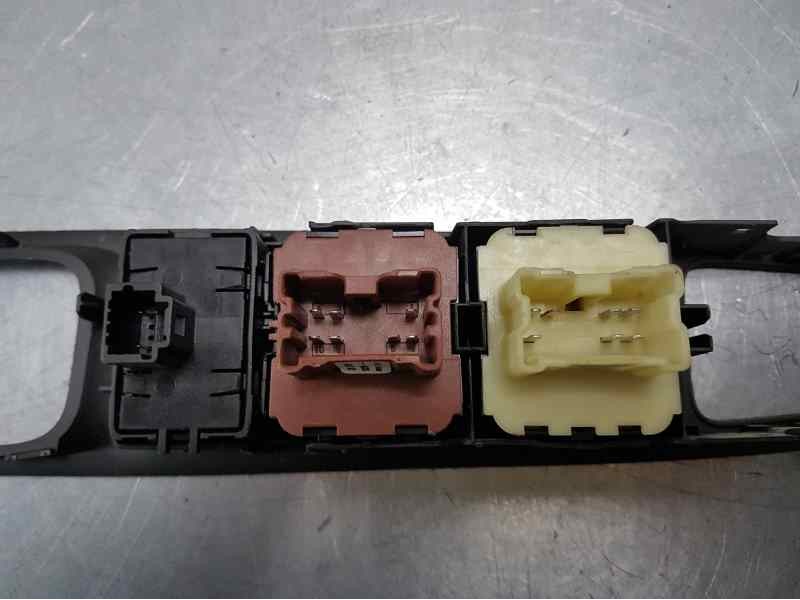 Recambio de mando 4 elevalunas para renault clio iv limited referencia OEM IAM   