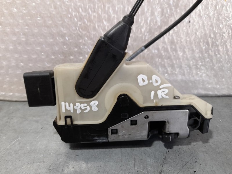 Recambio de cerradura puerta delantera derecha para peugeot 208 active referencia OEM IAM 9688079980  