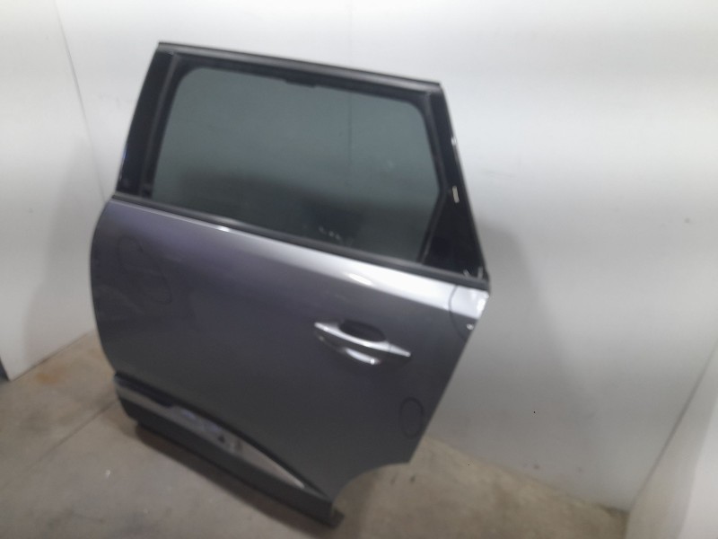 Recambio de puerta trasera izquierda para peugeot 5008 allure referencia OEM IAM 9815638880  TOCADA