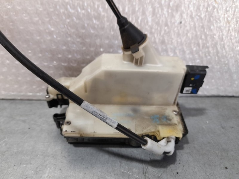 Recambio de cerradura puerta delantera derecha para peugeot 208 active referencia OEM IAM 9688079980  