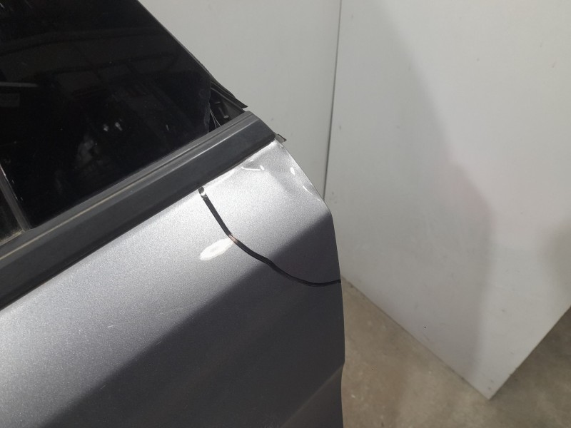 Recambio de puerta trasera izquierda para peugeot 5008 allure referencia OEM IAM 9815638880  TOCADA