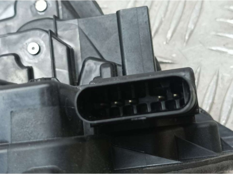 Recambio de cerradura puerta delantera derecha para bmw serie x1 (u11) sdrive 1.8i referencia OEM IAM 7445044 18283810CZ ELECTRI