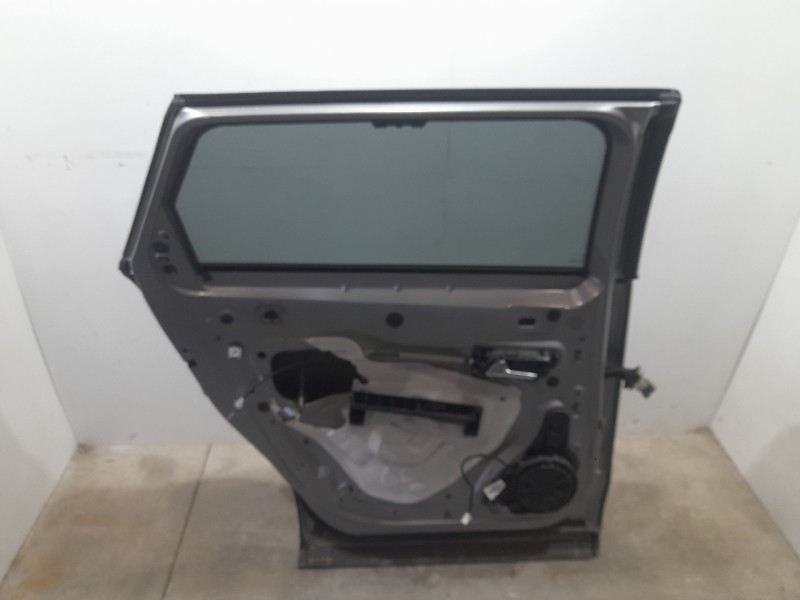 Recambio de puerta trasera izquierda para peugeot 5008 allure referencia OEM IAM 9815638880  TOCADA