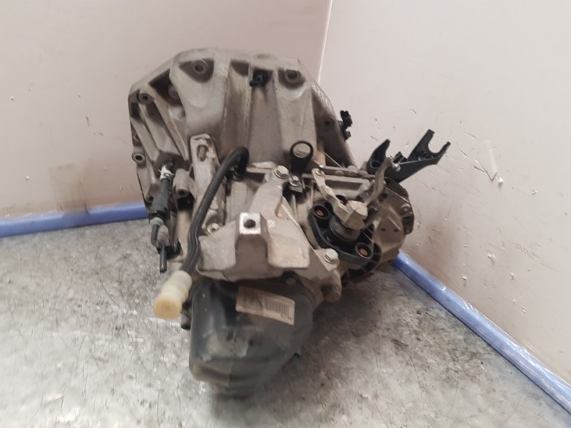 Recambio de caja cambios para renault megane iii berlina 5 p expression referencia OEM IAM JR5175 A027175 5VELOCIDADES