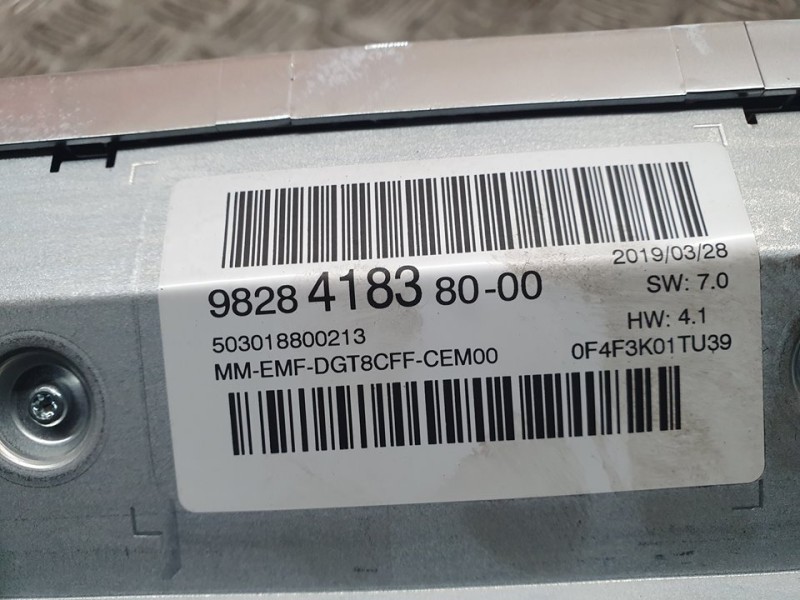 Recambio de sistema navegacion gps para peugeot 3008 allure referencia OEM IAM 9828418380  