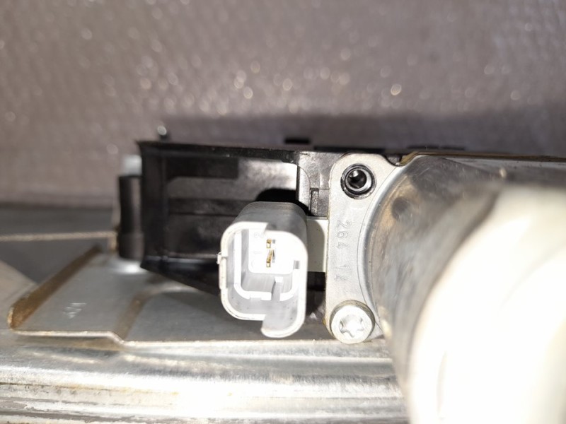 Recambio de elevalunas delantero derecho para peugeot 208 active referencia OEM IAM 9673154380  ELECTRICO