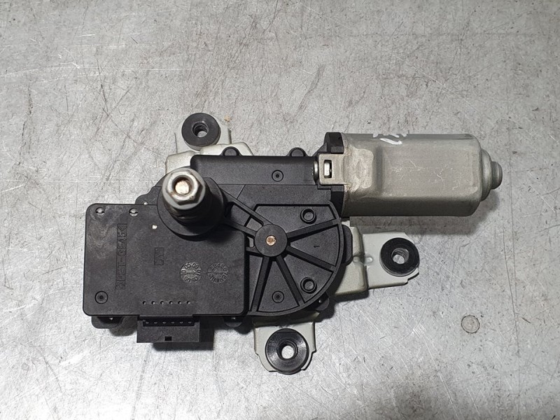 Recambio de motor limpia trasero para chevrolet captiva 2.0 vcdi lt referencia OEM IAM 966270587B23  