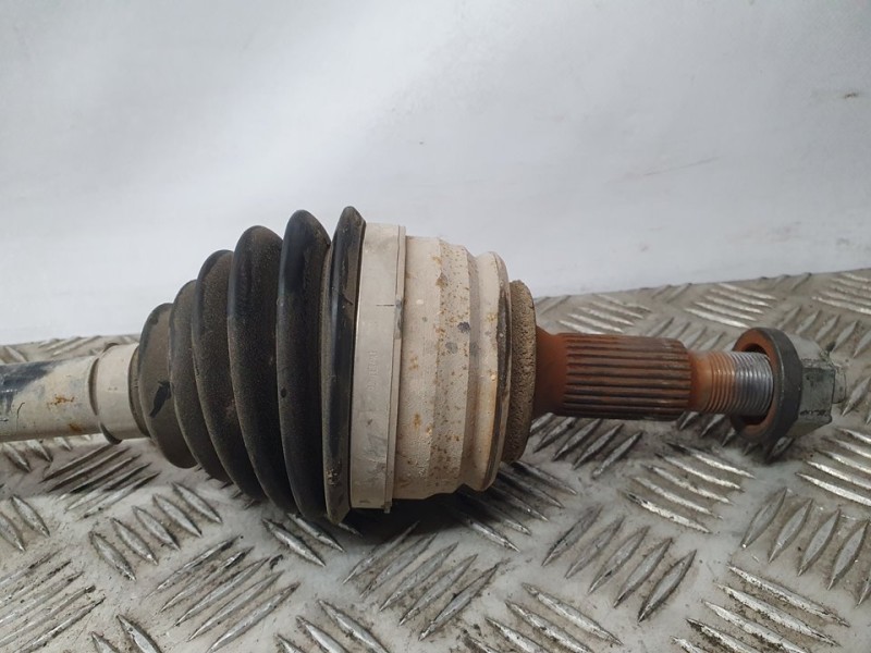 Recambio de transmision delantera derecha para peugeot 3008 allure referencia OEM IAM 9811176780 8PP84 3027368