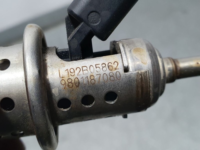 Recambio de inyector adblue para ds 7 crossback be chic referencia OEM IAM 9801187080  