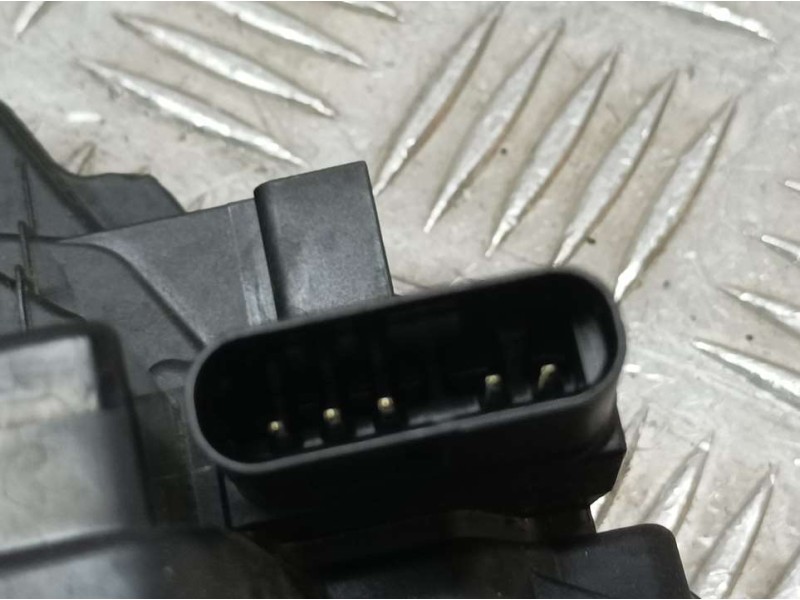 Recambio de cerradura puerta trasera derecha para bmw serie x1 (u11) sdrive 1.8i referencia OEM IAM 7445046 18283810CZ ELECTRICA