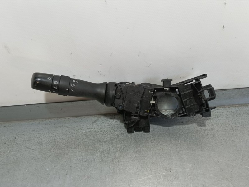Recambio de mando luces para toyota iq básico referencia OEM IAM 8414012611  