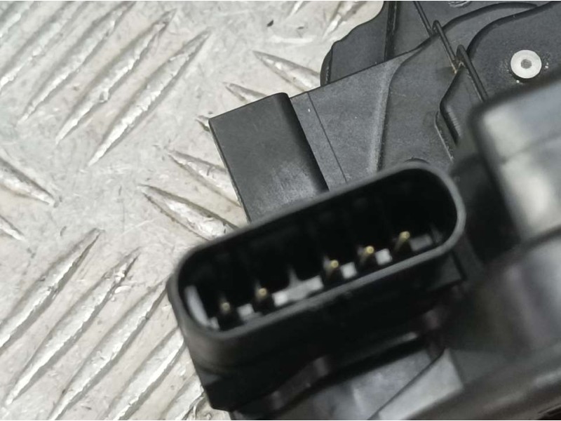 Recambio de cerradura puerta trasera izquierda para bmw serie x1 (u11) sdrive 1.8i referencia OEM IAM 7445045 1823810CZ ELECTRIC