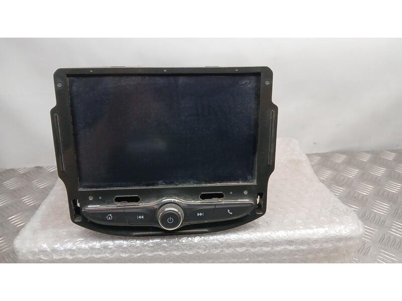 Recambio de sistema navegacion gps para opel crossland x edition referencia OEM IAM 9827550680 LG 39152906 555343750