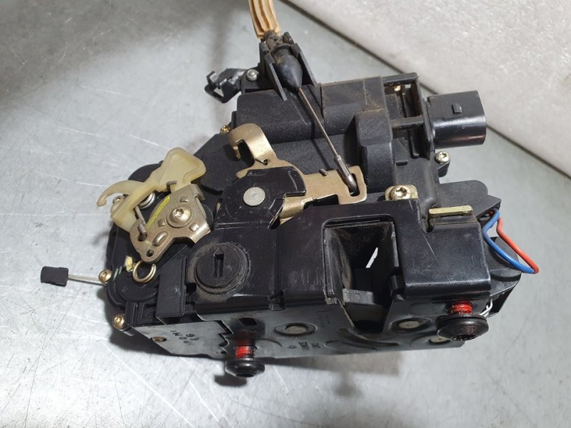 Recambio de cerradura puerta trasera izquierda para seat leon (1m1) signo referencia OEM IAM SIN REF  6 PINES