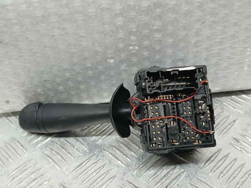 Recambio de mando limpia para dacia sandero stepway referencia OEM IAM 681722712R  