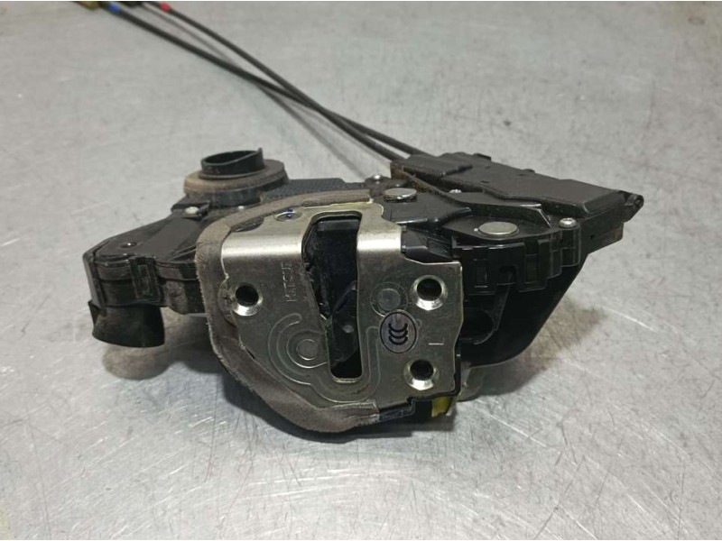 Recambio de cerradura puerta delantera izquierda para toyota prius (nhw30) plug-in hybrid executive referencia OEM IAM 690405234