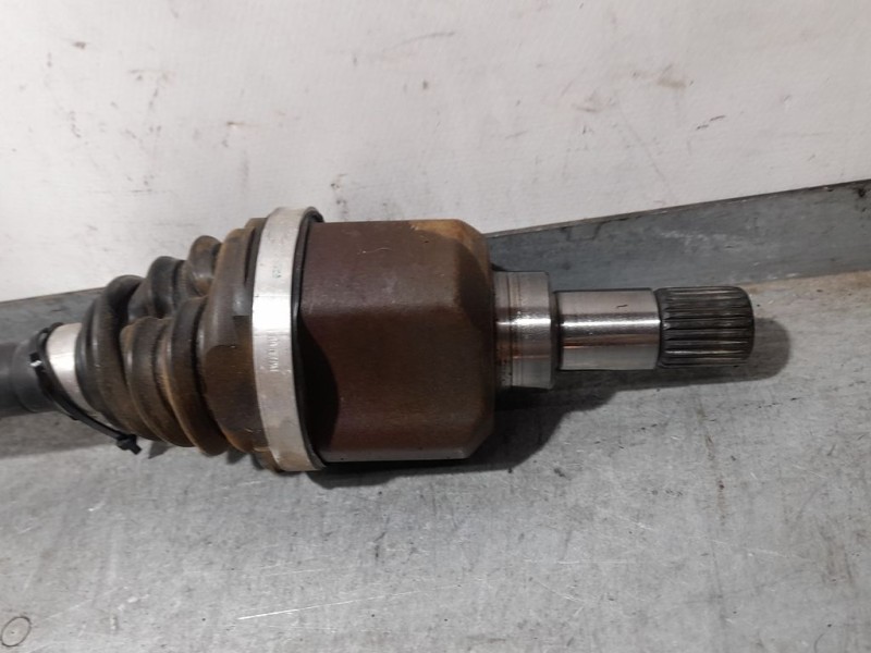 Recambio de transmision delantera izquierda para peugeot 208 1.6 e-hdi fap referencia OEM IAM 9801048580  