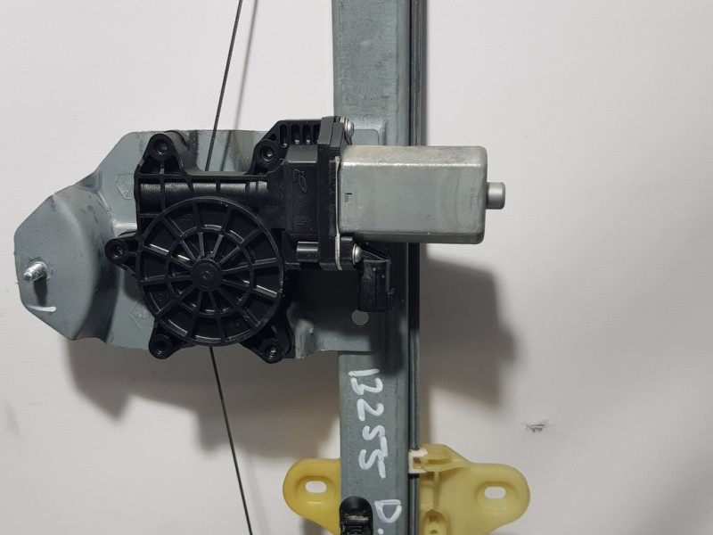 Recambio de elevalunas delantero derecho para renault clio iv life referencia OEM IAM 807205669R  ELECTRICO 2 PINS