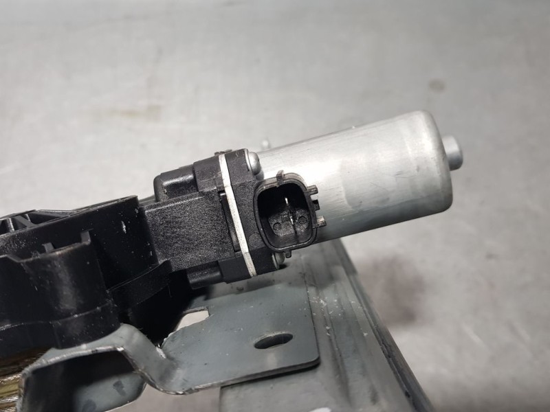 Recambio de elevalunas delantero derecho para renault clio iv life referencia OEM IAM 807205669R  ELECTRICO 2 PINS