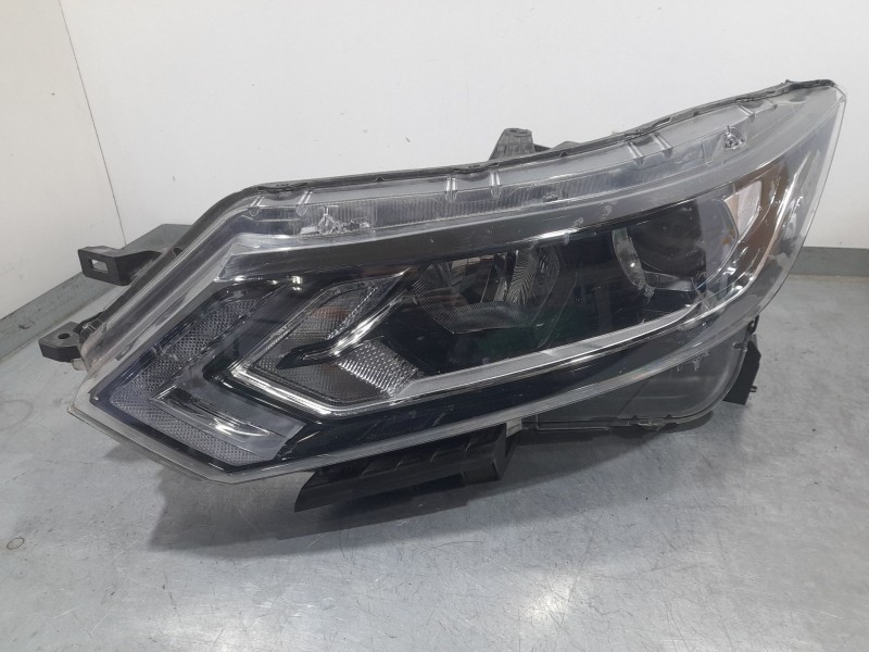 Recambio de faro izquierdo para nissan qashqai ii (j11, j11_) 1.5 dci referencia OEM IAM 10019009 100190010 KOITO
