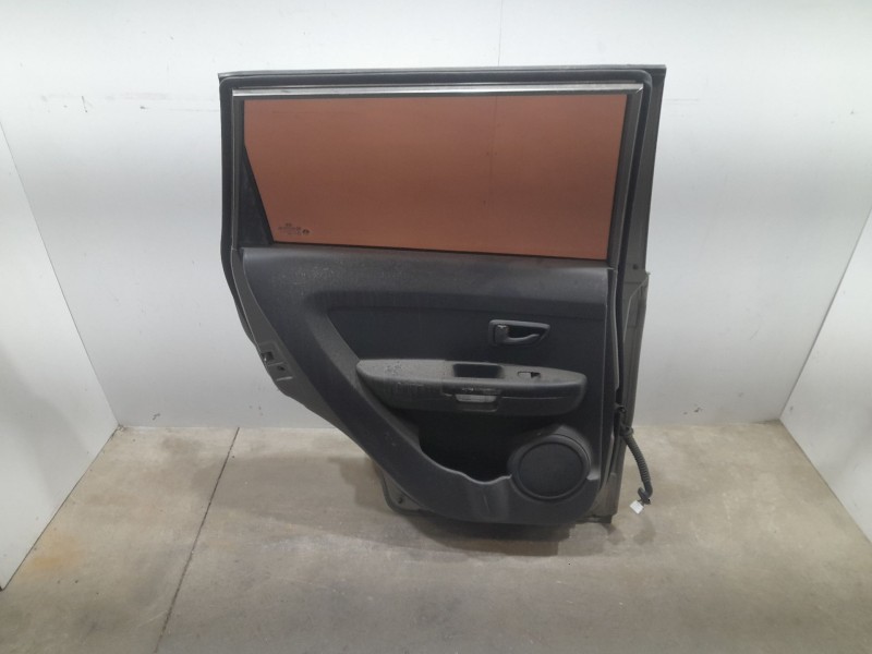 Recambio de puerta trasera izquierda para kia soul diva referencia OEM IAM 77003 TOCADA 