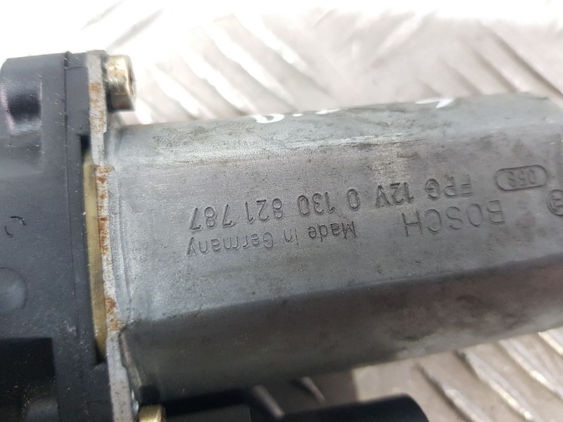 Recambio de motor elevalunas delantero izquierdo para audi a4 b5 (8d2) 1.9 tdi referencia OEM IAM 130821787  BOSCH